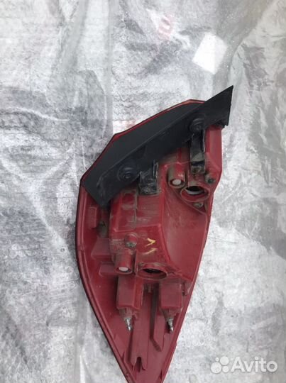 Задний правый фонарь на kia ceed