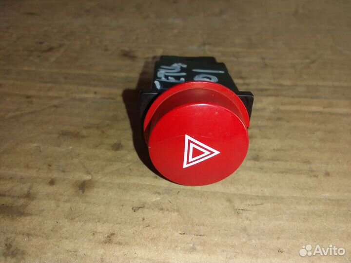 Кнопка аварийной сигнализации Hyundai Getz