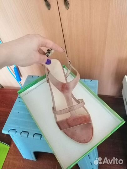 Босоножки женские