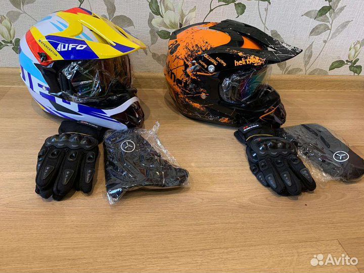 Кроссовый шлем новый очки перчатки подшлемник