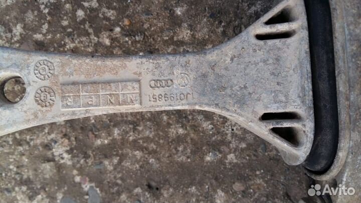 Опора двигателя задняя Skoda Oktavia 1.4 МКПП