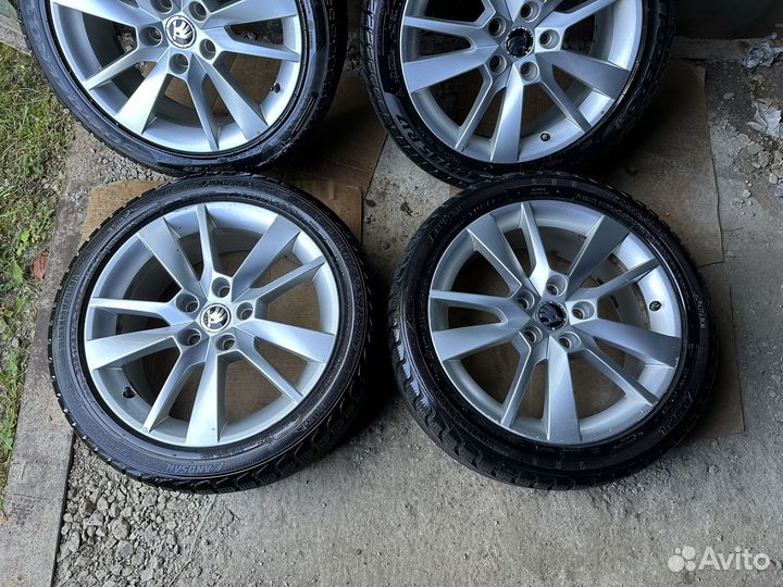 R17 Pirelli Winter Sottozero 3 225/45, PCD 5x112 DIA 57.1