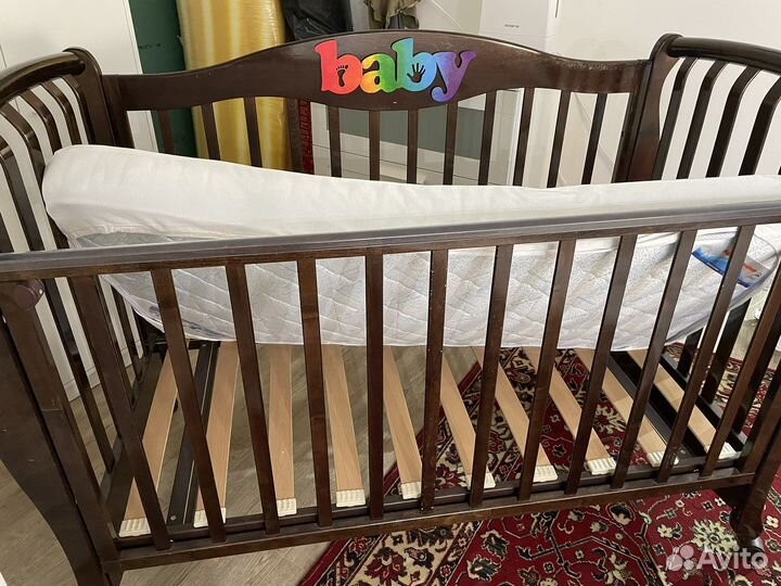 Детская кроватка
