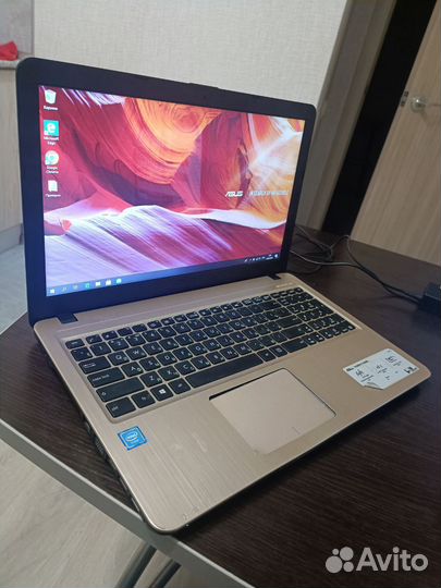 Ноутбук Asus / N3050 / 2GB / 120SSD