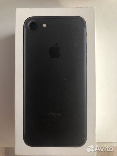 Телефон iPhone 7
