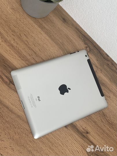 iPad 3 Retina Wi-Fi + Sim 64 гб + много игр