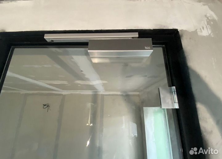 Стеклянная перегородка