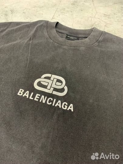 Футболка balenciaga