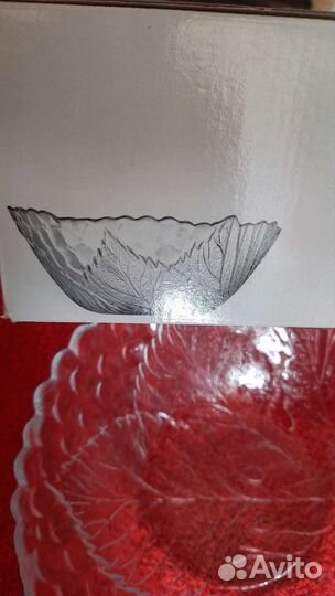 Большой салатник новый