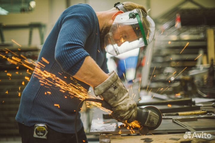 Слесарь - разнорабочий