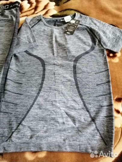 Новый спортивный костюм для фитнеса 44-46 размер м
