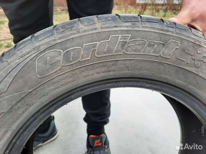 Шины кропоткин. Dunlop Sport 205/55 r16. Резина Dunlop 205/55 r16. Dunlop SP Sport 01 205/55 r16. 205 55 16 Dunlop SP Sport 01.