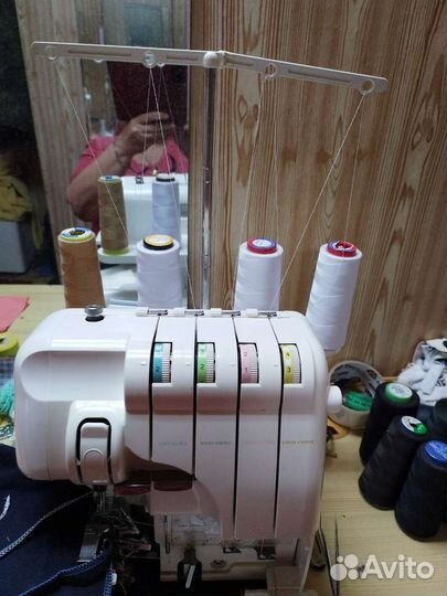 Оверлок бытовой бу