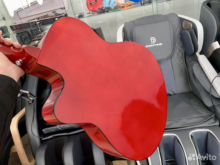 Акустическая гитара