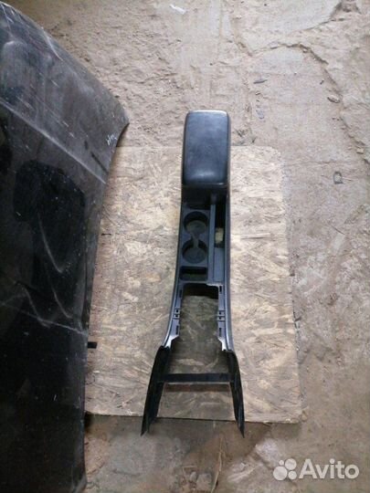 Подлокотник Toyota Corolla E120