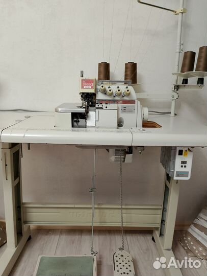 Продам промышленный оверлок