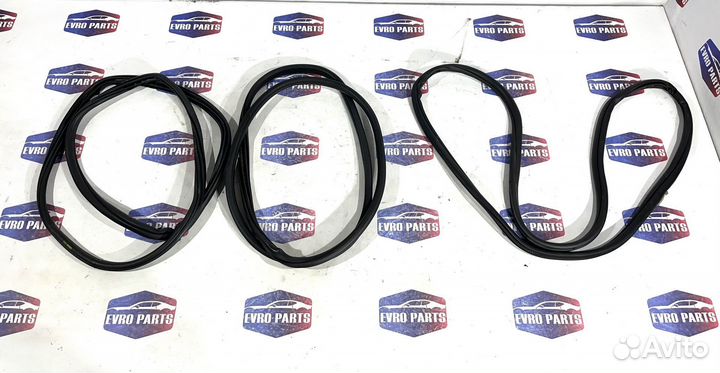 Уплотнитель двери BMW 3 F-30