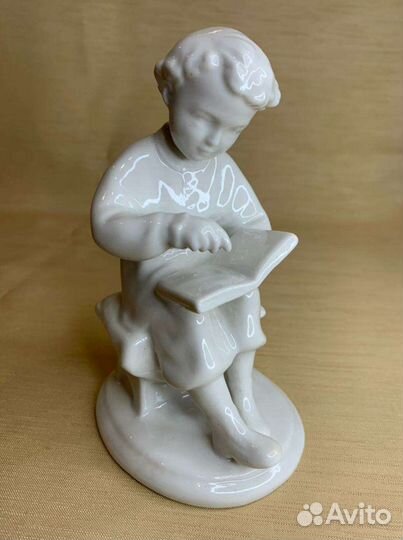 Фарфоровая статуэтка Юный Ленин / Молодой Ульянов