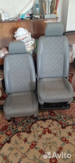 Передние сиденья