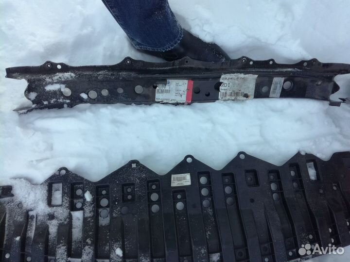 Бампер передний тойота аква