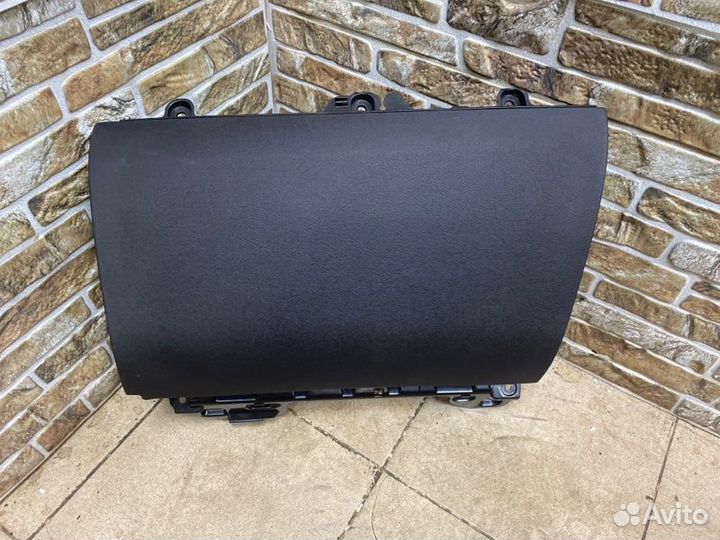 Бардачок Volvo Xc90 2 2.0 dizel 2017