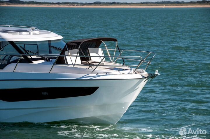 Катер Beneteau Antares 11 с моторами Suzuki DF300