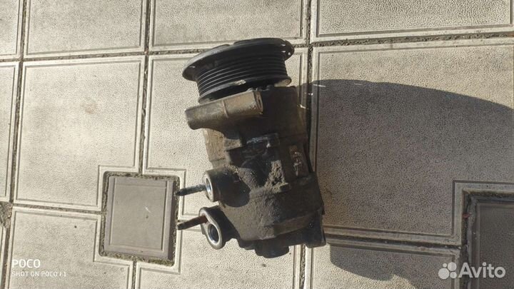 Компрессор кондиционера Е211 (3,2л) 2004г