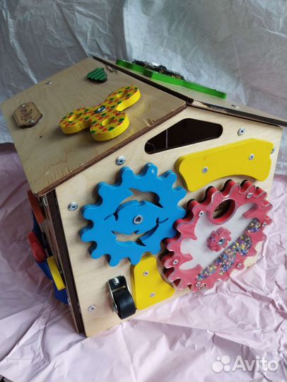 Бизиборд домик