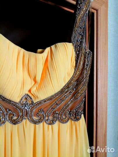 Вечернее платье