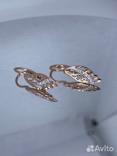 Золотые серьги 1.82 гр