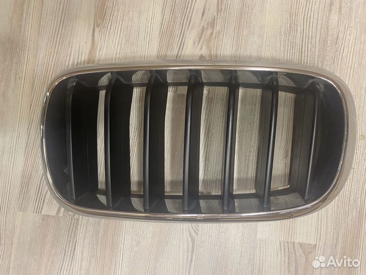 Решетка к радиатору для BNWx5 новая, 2 штуки