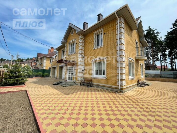 Коттедж 333,6 м² на участке 10 сот.