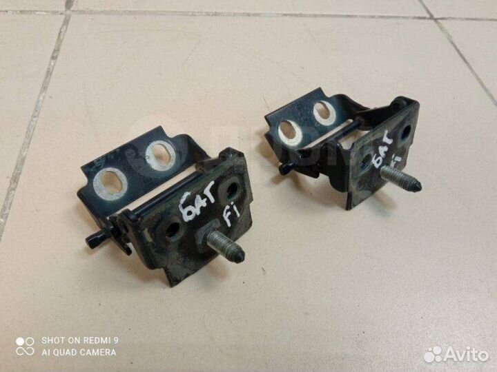 Петля багажника Ford Fiesta MK5