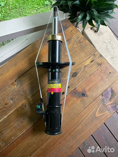 Toyota 48510-09160 Стойка амортизационная передняя