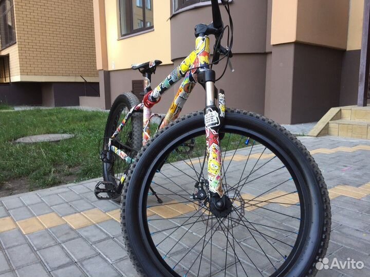 Велосипед горный с широкими колесами