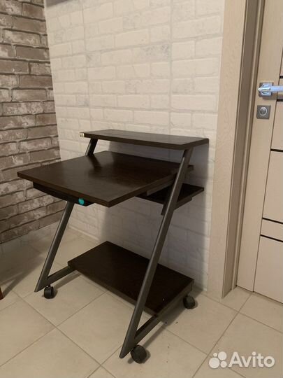 Компьютерный стол