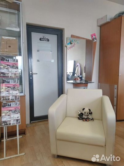 Кресло в холл для салона красот