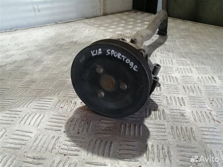 Помпа Kia Sportage SL G4KD 2010