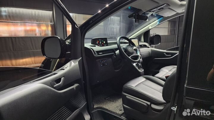 Hyundai Staria 2.2 AT, 2022, 8 500 км