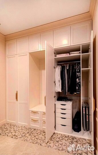 Встроенный шкаф в прихожую под заказ