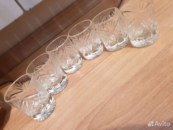 Рюмки, белые кружки