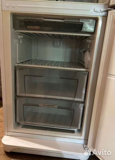 Холодильник Аристон