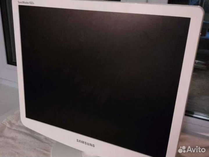 Монитор Samsung syncmaster 932B