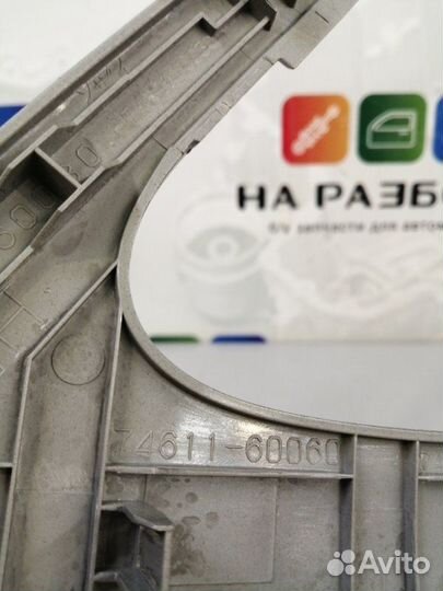Накладка двери внутренняя передняя левая Toyota