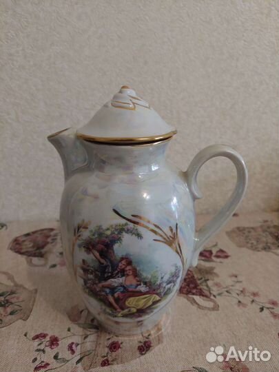 Супница, чайник, соусница + 4 кофейные чашечки