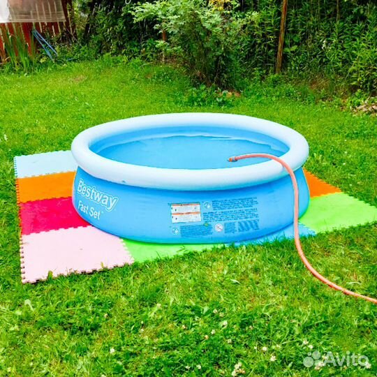 Детский надувной бассейн новый