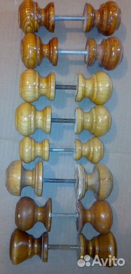 Дверь деревянная,ручки для двери