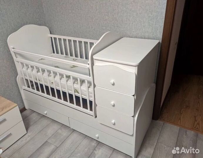 Детская кроватка
