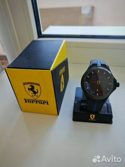 Часы scuderia Ferrari