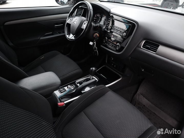 Mitsubishi Outlander 2.0 CVT, 2017, 188 268 км